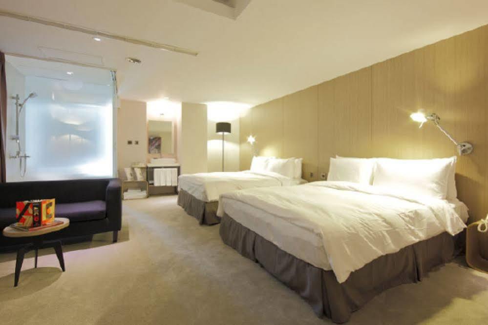 Hotelday Taichung Exterior photo